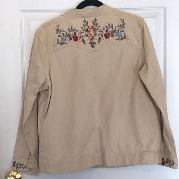 Susan Graver Jackets & Blazers - Susan Graver Women’s L beautiful jacket with floral embroidery ~ Cottagecore